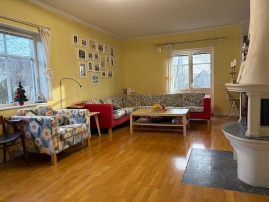 Spacious, quiet villa for rent - Photo 1