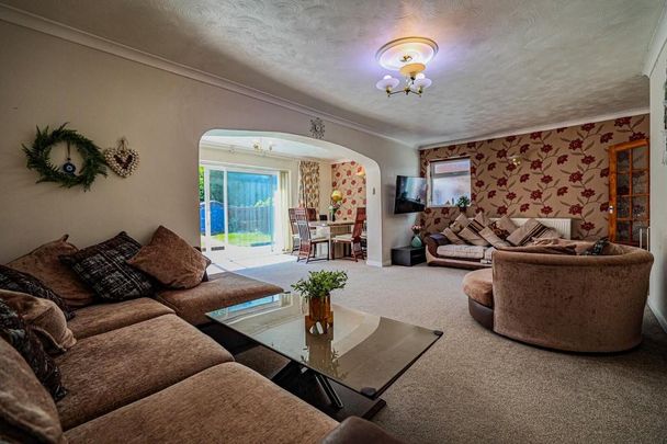 3 bedroom semi-detached house to rent - Photo 1