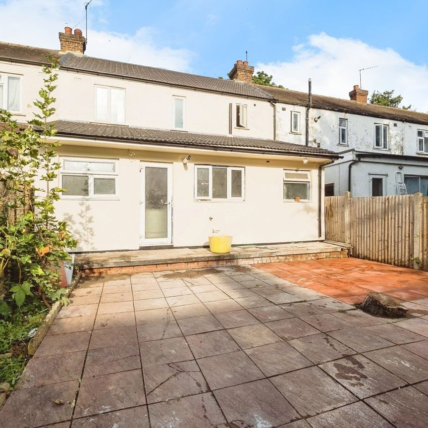 4 Bed Terraced House, Reynolds Avenue, E12 - Photo 1
