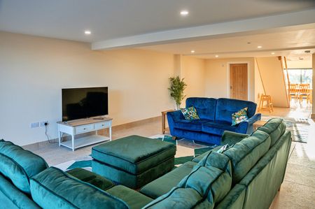 Cheltenham - Photo 2