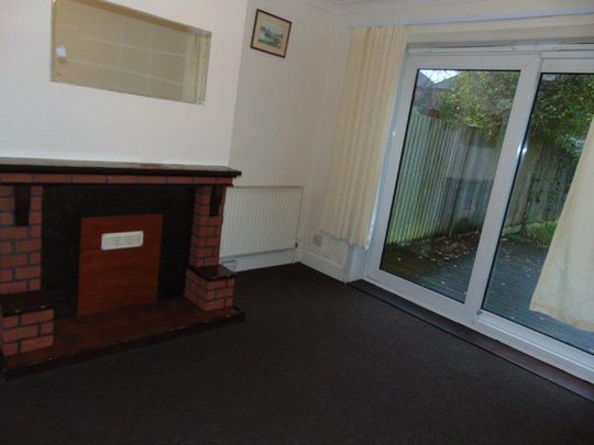 4 bedroom semi-detached house to rent - Photo 1