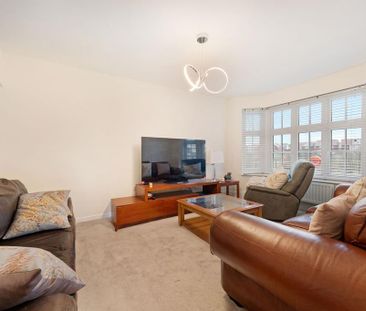 4 bedroom detached house to rent - Photo 2