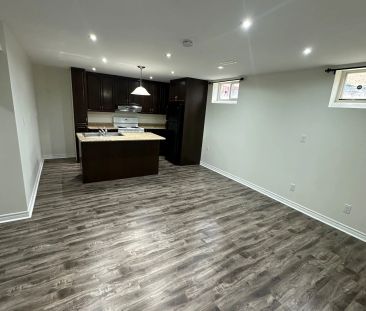 16 Bassett Crescent #Basement - Photo 6