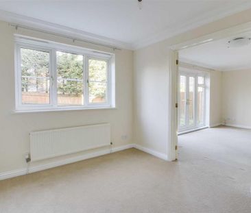 4 bedroom detached house to rent - Photo 3