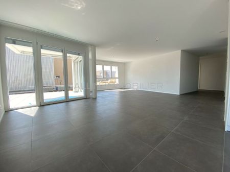 Spacieux appartement de 4½ pces au 1er étage avec pl. parc intérieure - Photo 4