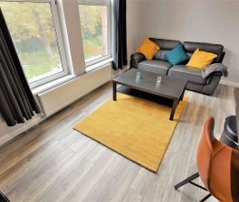 2 bedroom Flat in Flat 5, Leeds - Photo 1