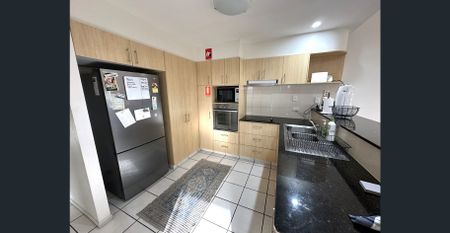 Fully furnished CBD apartment - Photo 5