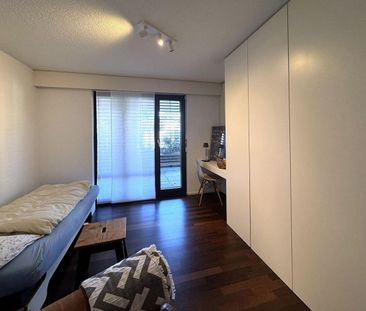 Spacious 6-room apartment with terrace and high-quality finishes - Photo 5