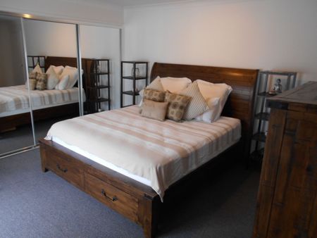 LOWSET BRICK HOME IN EVER POPULAR SANDSTONE POINT - Photo 5