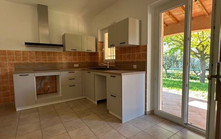 Location Maison rénové(e) Marseille 13ème - Photo 3