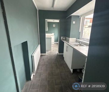 3 bedroom terraced house to rent - Photo 6