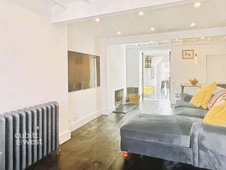 3 bedroom terraced house to rent - Photo 2