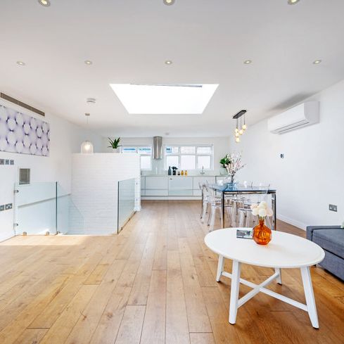 Shelton Street - Photo 1