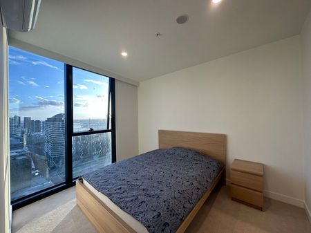 Charming 2 Bedroom Apartment with Modern Amenities at 138 Spencer St - Photo 3