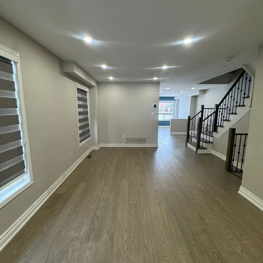 For Lease - 7695 Doverwood Drive, Mississauga, Ontario - Photo 1