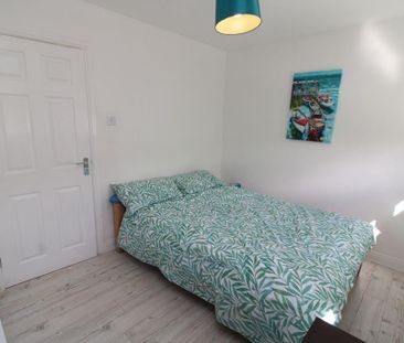 2 bedroom end of terrace house to rent - Photo 5