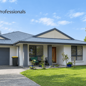 Spacious Family Living in a Sought-After Worrigee Location - Photo 3