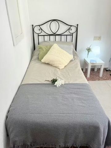 Carrer de Vázquez de Mella, Burjassot, Valencian Community 46100 - Photo 3