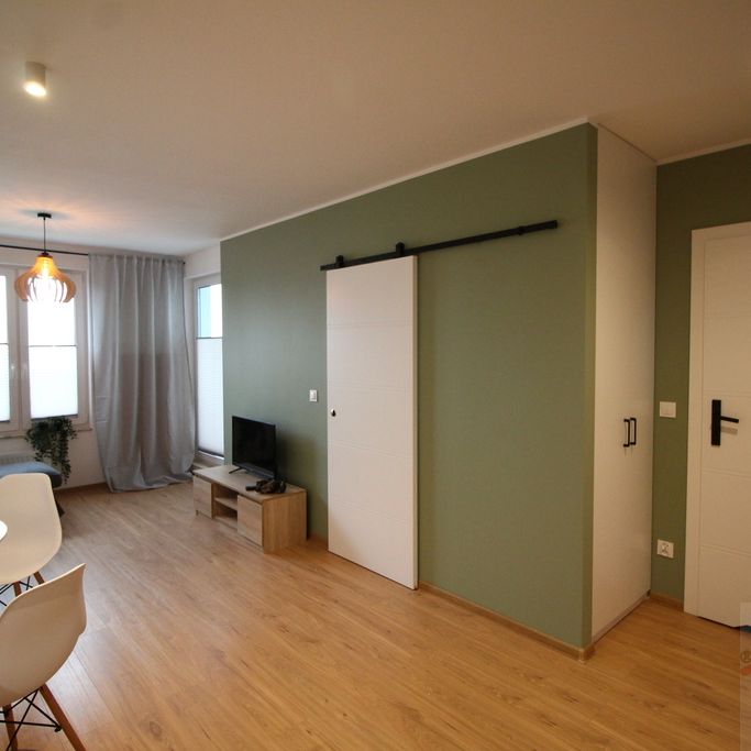 2 pokoje z balkonem i miejscem parkingowym (439734) - Photo 1