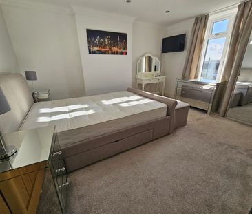 2 Bed - 32 Burley Lane, Leeds - LS18 4NR - Professional - Photo 4