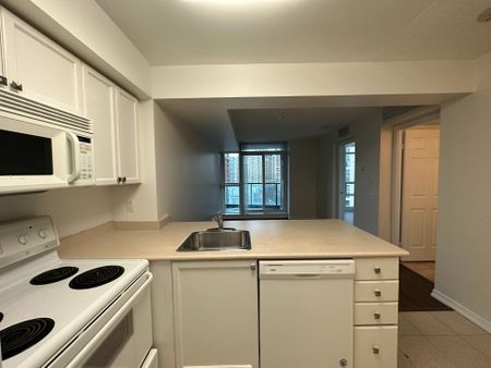 For Lease - 30 Harrison Garden Boulevard Unit# 1101, Toronto, Ontario - Photo 4