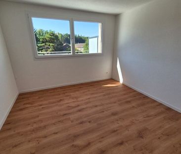 Sunny attic apartment with far view 2.5 rooms in Moosseedorf - Photo 5