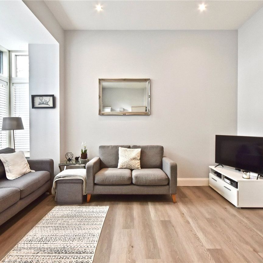 Challenge Court, Leatherhead, Surrey, KT22 7GS - Photo 1