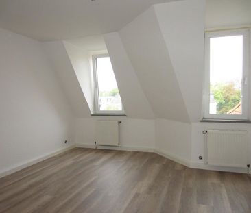 Lindenau! Ab sofort ! 2 Zimmer Dachgeschosswohnung! Einbauküche ! B... - Foto 4