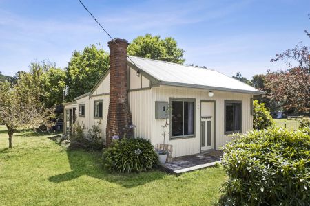 Charming Miners Cottage - Photo 3