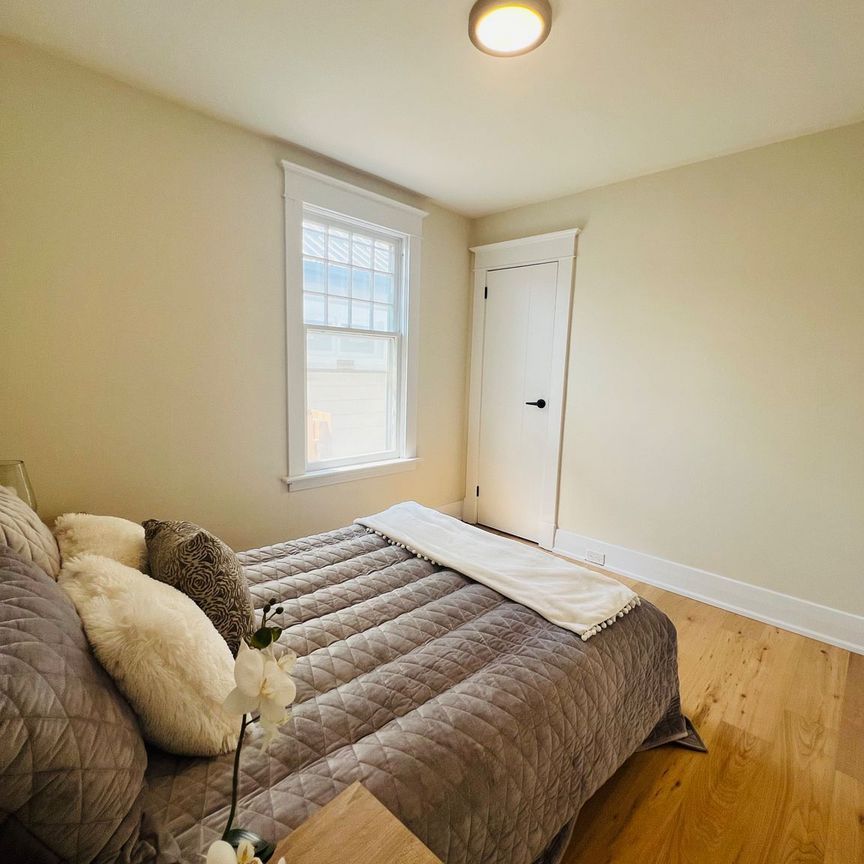 For Lease - 346 Wharncliffe Road, London South, Ontario - Photo 1