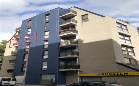 Instapklaar appartement met 2 slaapkamers te Genk Centrum - Photo 2