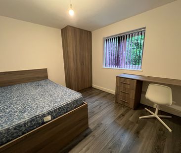 5 Bed Semi-Detached House, Egerton Road, M14 - Photo 3