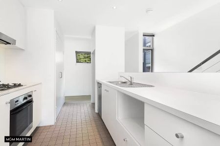 MGM MARTIN - AIR CONDITIONED TWO BEDROOM APARTMENT - Photo 2