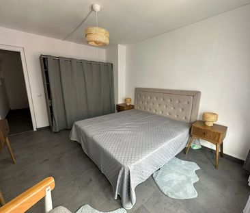 Location Appartement 4 pièces 94m² - Photo 3