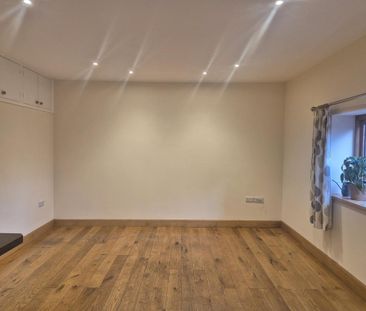 2 bedroom barn conversion to rent - Photo 3