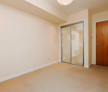 2Bedrooms, 3Bathrooms - Photo 5