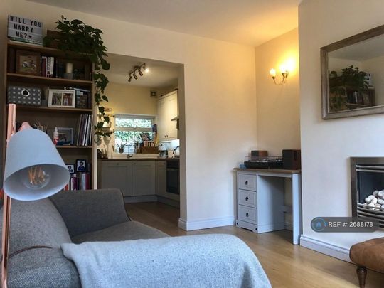 2 bedroom terraced house to rent - Photo 1