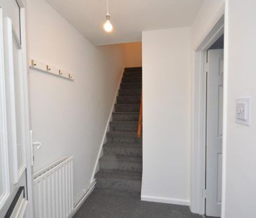 3 bedroom terraced house to rent - Photo 5