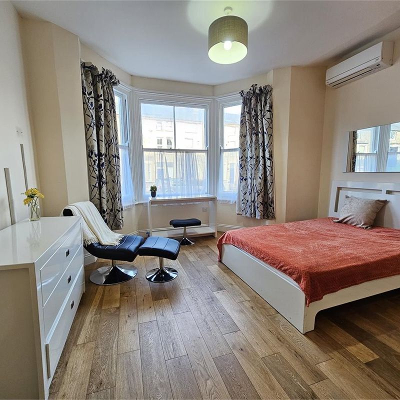 Flat 4, 24 Newmarket Road, Cambridge - Photo 1