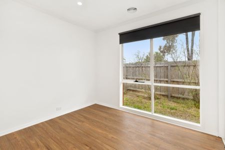 Spacious 3-Bedroom Home with Study in Prime Sunbury Location - Photo 5