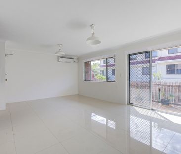 Modern 2 Bedroom Apartment in Labrador - Photo 1