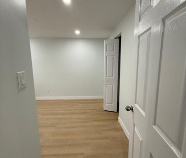 For Lease - 21 Vincent Crescent, London South, Ontario - Photo 2