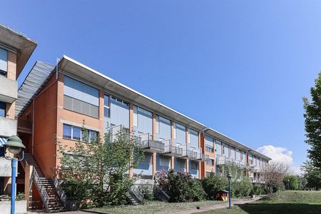 Charmant 4.5 pièces en triplex dans un cadre verdoyant - Photo 4