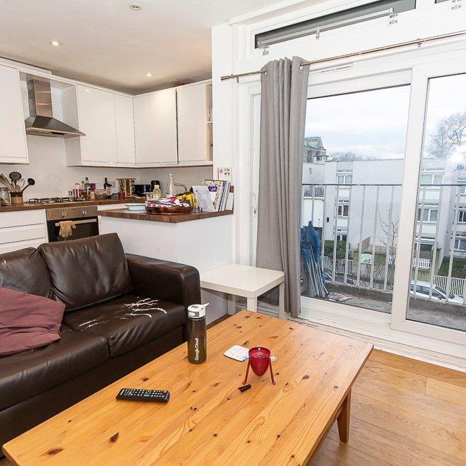 4 bedroom flat to rent - Photo 1