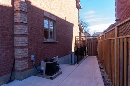 For Lease - 42 Lockwood Road Unit# Lower, Brampton, Ontario - Photo 3