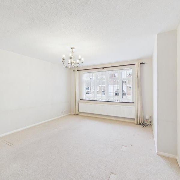 Fieldfare, Abbeydale, Gloucester - Photo 1