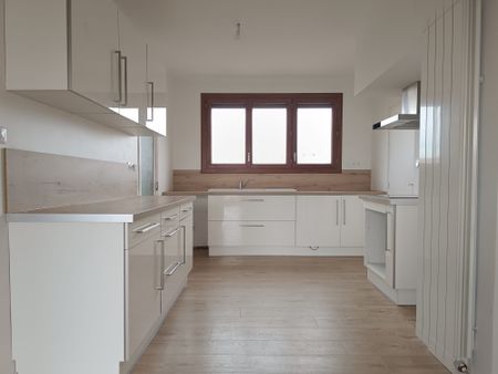 Location Appartement 5 pièces 94m² NARBONNE 11100 - Photo 2