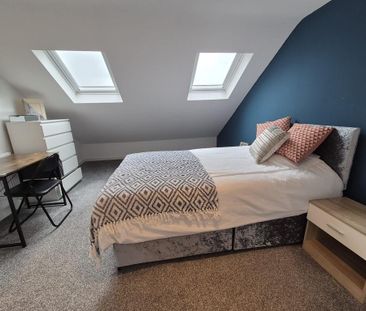 1 bedroom in a house share to rent - Photo 1