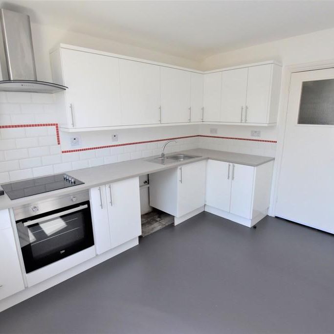 3 bedroom apartment to rent - Photo 1