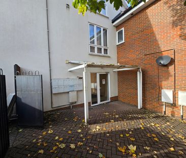 Bennetts Yard, Uxbridge UB8, London - Photo 1